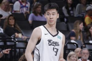 球都不给摸一下！郭昊文逛街6分钟无数据进账 正负值-15