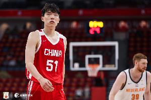 媒体人：中国队不会改变原体系 不会制定围绕杨瀚森为核心的战术